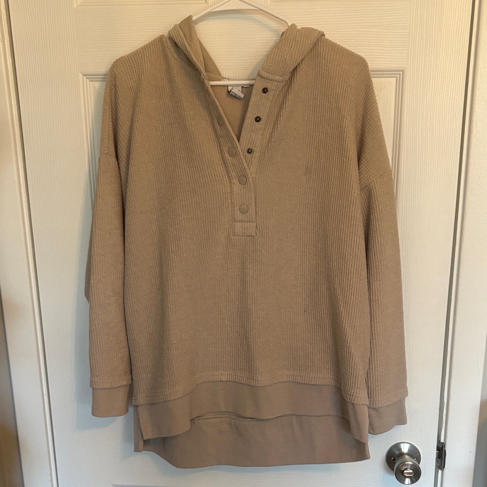 Cozy Hooded Waffle Knit Pullover in Tan
